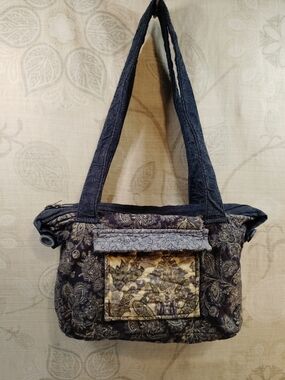 Quilted Floral Shoulder Bag in Navy and Cream